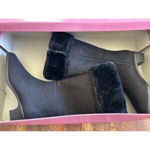 Cinderella Of Boston Black Micro Suede Fur-Lined Boots Size 2.5M